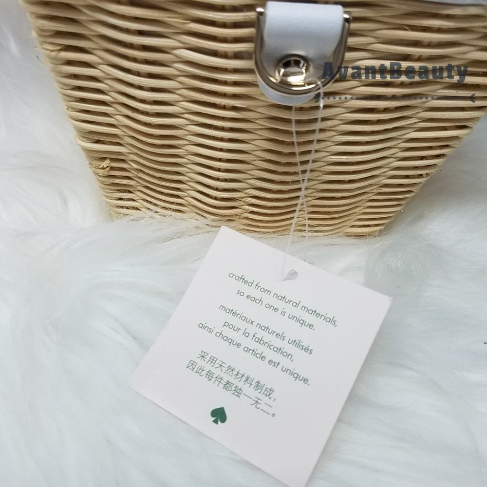 Kate Spade Picnic In The Park Basket Strawberry White Crossbody Strap included! - Picture 8 of 14